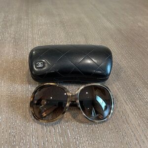 CHANEL Tortoise Shell Sunglasses with Black Case